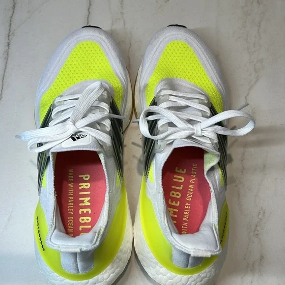 Adidas Ultraboost (Size 7.5) - Picture 3 of 8